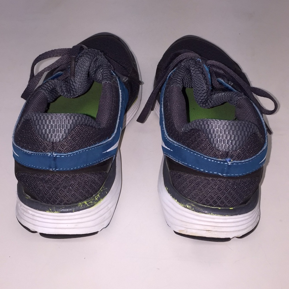 Women’s Nike Sneakers Size 7.5 turquoise and gray - Picture 4 of 8